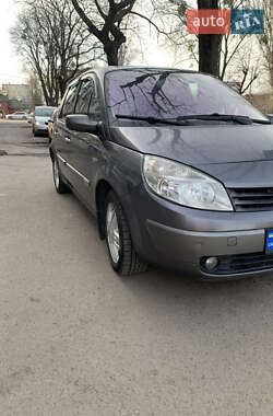 Минивэн Renault Scenic 2004 в 