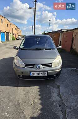 Минивэн Renault Scenic 2004 в 