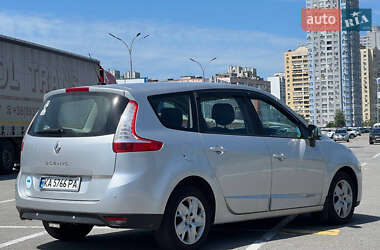 Мінівен Renault Scenic 2011 в 