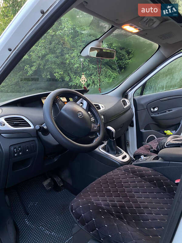 Мінівен Renault Scenic 2010 в Львові