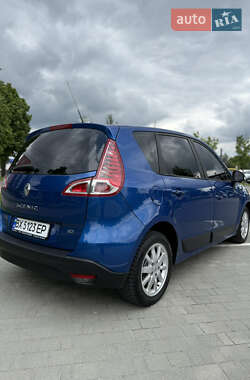 Минивэн Renault Scenic 2010 в 