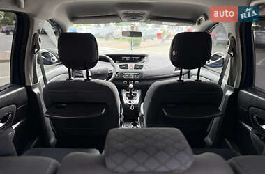 Минивэн Renault Scenic 2010 в 