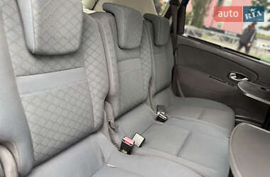 Минивэн Renault Scenic 2010 в 