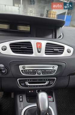 Минивэн Renault Scenic 2009 в 