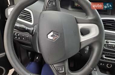 Минивэн Renault Scenic 2009 в 