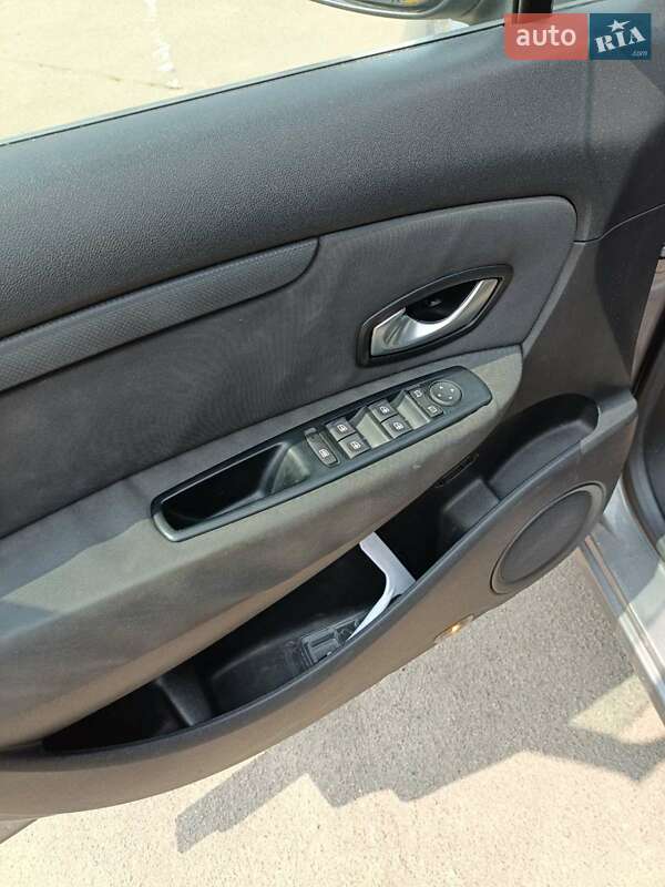 Мінівен Renault Scenic 2010 в Житомирі