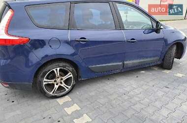 Минивэн Renault Scenic 2010 в 