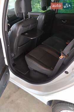 Минивэн Renault Scenic 2014 в 