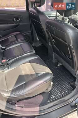 Минивэн Renault Scenic 2012 в 
