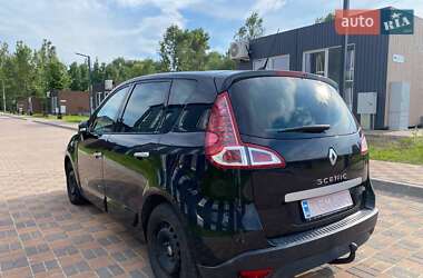 Минивэн Renault Scenic 2011 в 