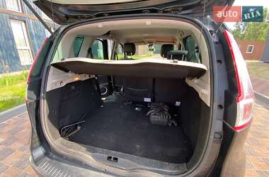 Минивэн Renault Scenic 2011 в 