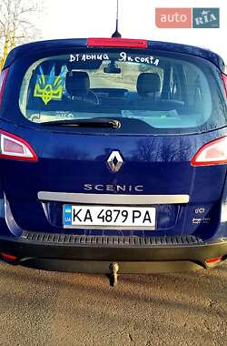 Минивэн Renault Scenic 2010 в Березане