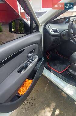 Минивэн Renault Scenic 2012 в 