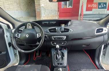 Минивэн Renault Scenic 2012 в 