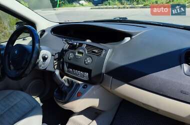Минивэн Renault Scenic 2006 в 