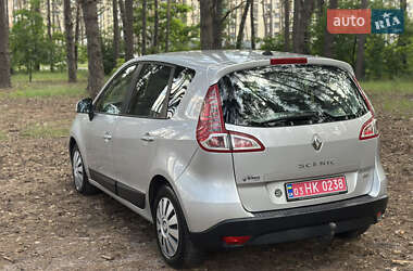 Минивэн Renault Scenic 2010 в 