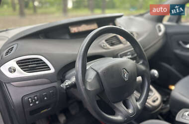 Минивэн Renault Scenic 2010 в 