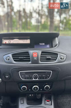 Минивэн Renault Scenic 2010 в 