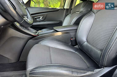 Минивэн Renault Scenic 2016 в 