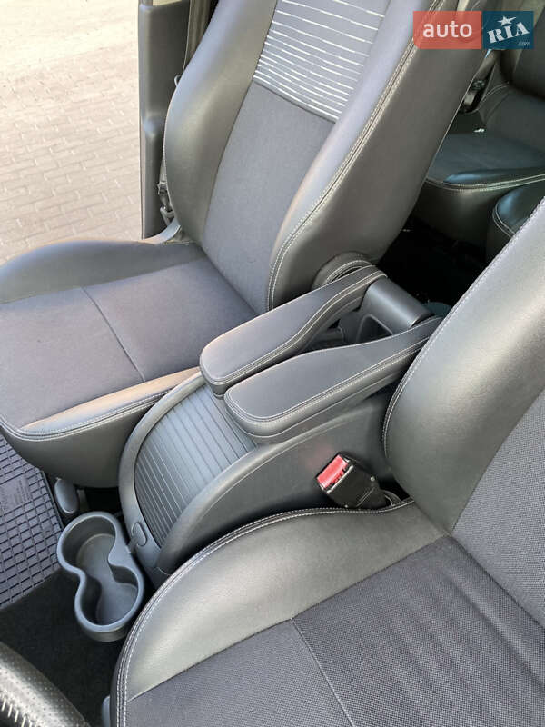 Минивэн Renault Scenic 2009 в Ровно