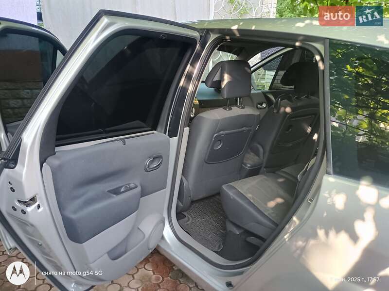 Мінівен Renault Scenic 2006 в Сумах