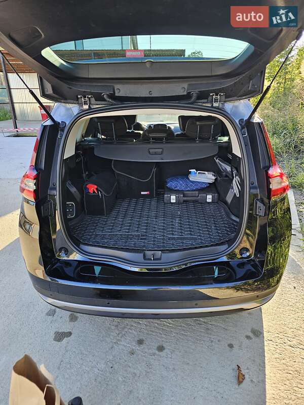 Минивэн Renault Scenic 2016 в Рени