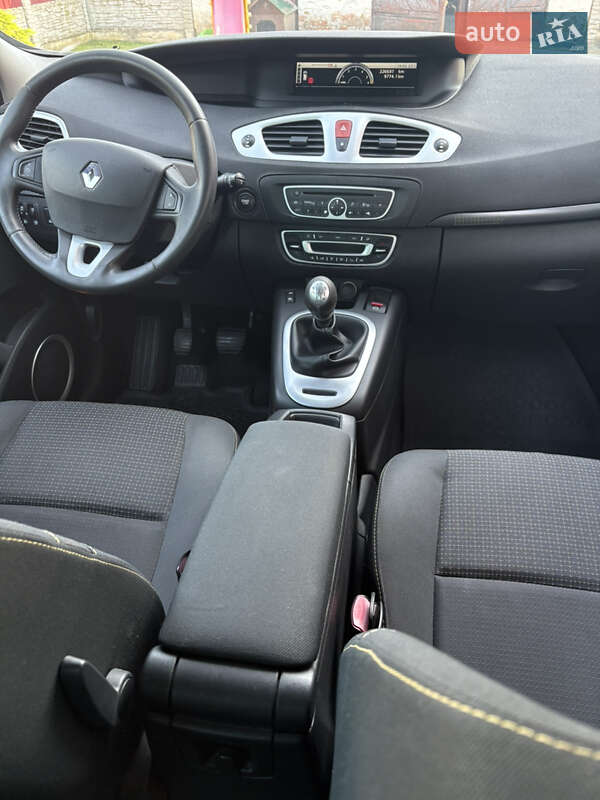 Минивэн Renault Scenic 2009 в Дубно