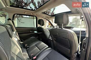 Минивэн Renault Scenic 2012 в 