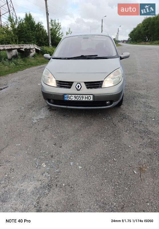 Мінівен Renault Scenic 2004 в Шепетівці