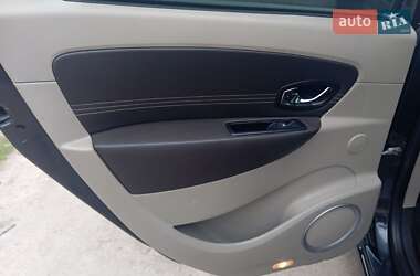 Минивэн Renault Scenic 2011 в 