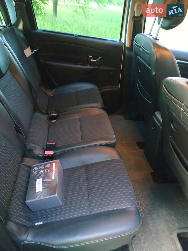 Минивэн Renault Scenic 2013 в Гадяче