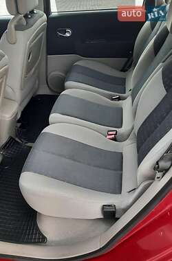 Минивэн Renault Scenic 2003 в 