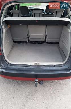 Минивэн Renault Scenic 2003 в 