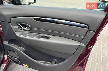 Минивэн Renault Scenic 2013 в 