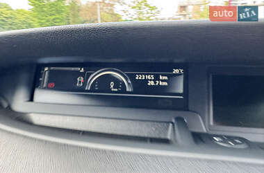 Минивэн Renault Scenic 2013 в 