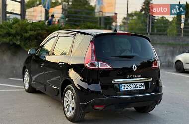 Минивэн Renault Scenic 2011 в 