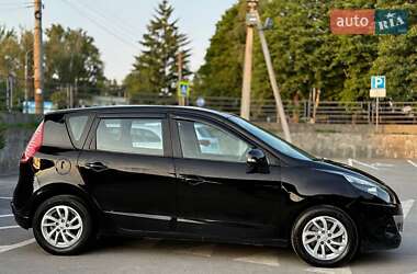 Минивэн Renault Scenic 2011 в 