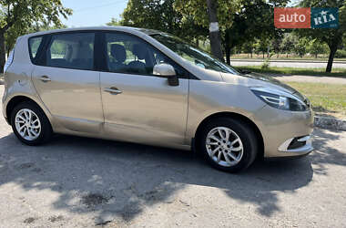 Минивэн Renault Scenic 2013 в 
