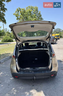 Минивэн Renault Scenic 2013 в 