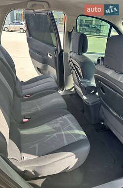 Минивэн Renault Scenic 2005 в 