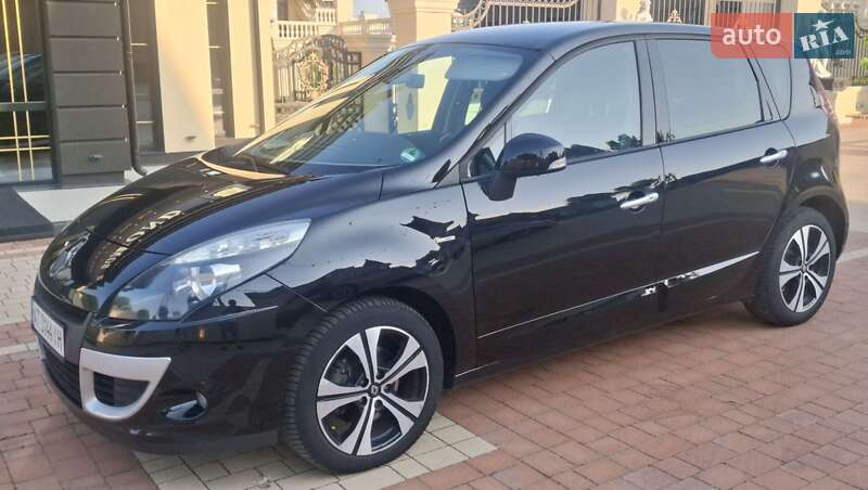 Минивэн Renault Scenic 2011 в 