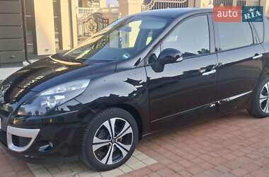 Минивэн Renault Scenic 2011 в 