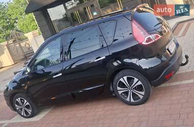 Минивэн Renault Scenic 2011 в 