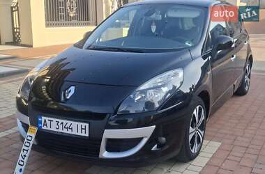 Минивэн Renault Scenic 2011 в 