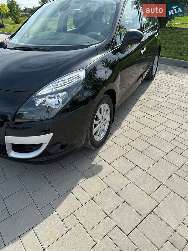 Минивэн Renault Scenic 2011 в Здолбунове