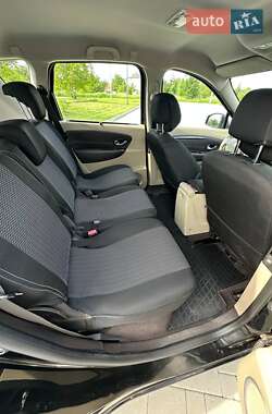 Минивэн Renault Scenic 2011 в 