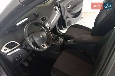 Минивэн Renault Scenic 2010 в 