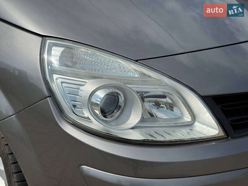 Минивэн Renault Scenic 2008 в Ровно