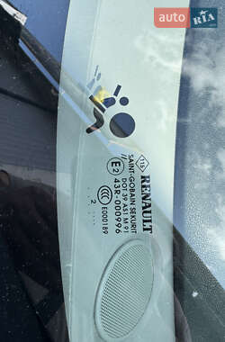 Минивэн Renault Scenic 2012 в 
