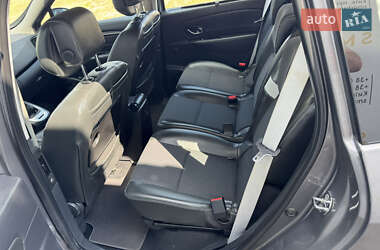 Минивэн Renault Scenic 2012 в 